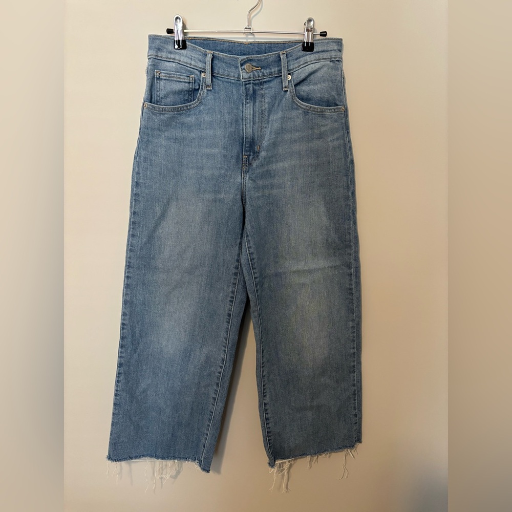Levi's Cropped Jeans